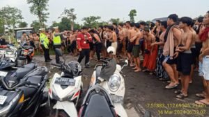 Polisi Tertibkan Balap Liar di Arteri Porong