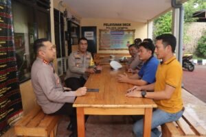 Jalin Silaturahmi dan Cek Kesiapan Anggota, Kapolres Pasuruan Kunjungi Polsek Gempol