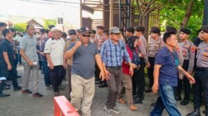 Humanis, Kapolresta Sidoarjo Temui Pendemo Tuntut Kejelasan Akses Sirekap