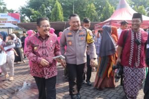 Polres Pasuruan Bersama Bhayangkari dan Pemkab Gelar “Bazar Sembako Murah Ramadhan”