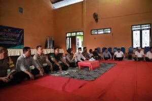 Rutin Adakan Jum’at Curhat, Polres Kediri Diskusi Kamtibmas Bersama Warga Kunjang
