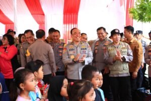As-SDM Kapolri dan Rombongan Hibur Anak-anak Korban Banjir Demak di Posko Trauma Healing 