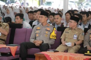 Hadiri Pondok Ramadhan SMK Islam Bustanul Ulum Kapolres Jember Beri Motivasi Santri