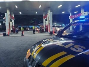 Polres Tulungagung Intensif Melakukan Patroli di SPBU Jelang Mudik Lebaran Pastikan Ketersediaan BBM