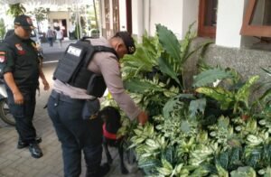 Jelang Minggu Paskah Polresta Malang Kota Sterilisasi Gereja Libatkan Unit K9 