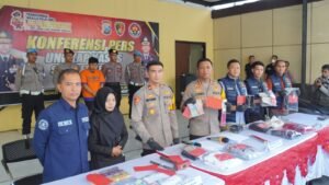 Gara gara ingin Mudik Lebaran gak punya uang, Seorang Pemuda Terpaksa  melakukan Pencurian di Toko Arya Mart Gedangan.
