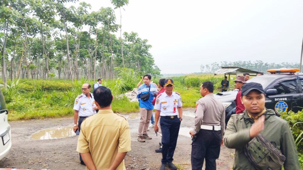 ANDALALIN” Kanit Kamsel Satlantas Polres Kediri Tinjau Lokasi Penambangan PT. Iki Pasir Apik Desa Satak Kec. Puncu Kab. Kediri.