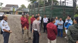 ANDALALIN Kanit Kamsel Satlantas Polres Kediri Tinjau Lokasi Penambangan PT. Iki Pasir Apik Desa Satak Kec. Puncu Kab. Kediri.
