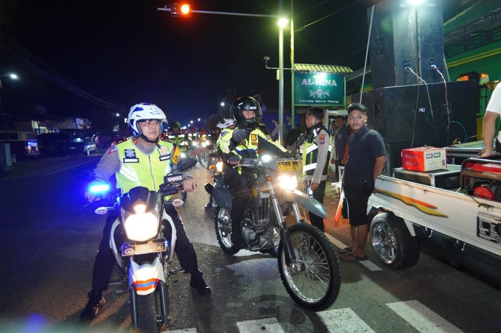 Patroli Gabungan TNI-Polri Jaga Ketertiban Malam Takbir di Ponorogo, 17 Mobil Membawa Sound Horeg Dipulangkan