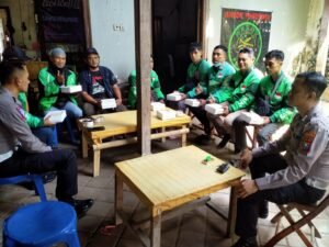 Untuk Kamseltibcarlantas Polres Ponorogo Gelar Dialog Dengan Puluhan Sopir dan Ojol 