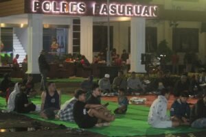 Serunya Nobar Timnas Indonesia Vs Korsel di Halaman Polres Pasuruan, Bisa Dapat Doorprize Lur 