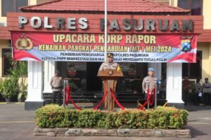 Kapolres Pasuruan Pimpin Upacara Korp Raport Sekaligus Pemberian Reward Anggota Polri Dan Masyarakat