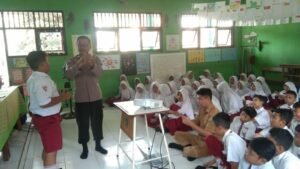Peringati Hardiknas Polresta Sidoarjo Edukasi Pelajar di Sekolah