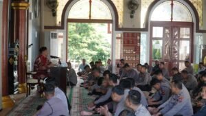 Tingkatkan Imam dan Taqwa Menuju SDM Unggul, Polrestabes Surabaya Gelar Binrohtal