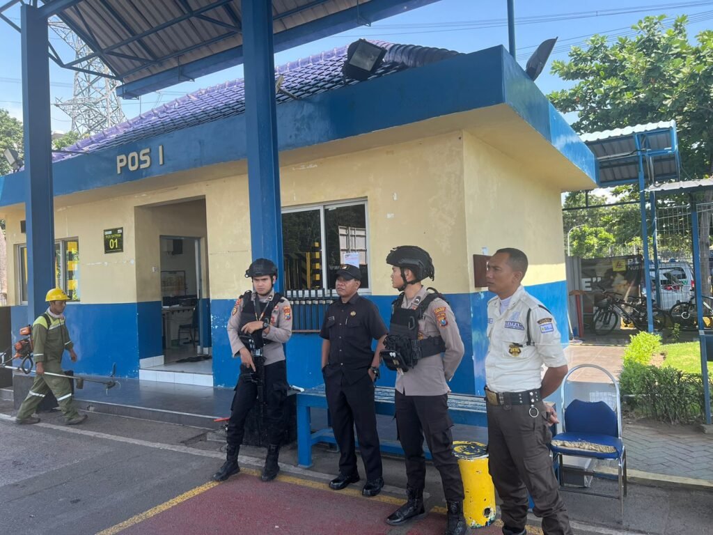 Polres Probolinggo Lakukan Pengamanan Obyek Vital Nasional PLTU Paiton untuk Kelancaran WWF di Bali