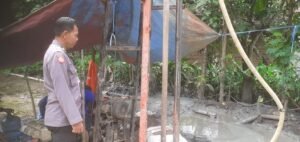 Antisipasi Krisis Air di Musim Kemarau Polres Ponorogo Bantu Warga Bangun Sumur Dalam