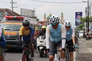 Tempuh 113 Km, Kapolda Jatim Pastikan Kesiapan Pengamanan Rute Tour de Panderman 2024 Dengan Bersepeda