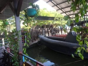 Satuan Brimob Polda Jatim Gelar Lantihan SAR Perkuat Kemampuan Pertolongan di Perairan