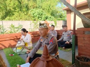 Ibadah Suci Tilem di Pura Kertha Bumi Bhayangkara