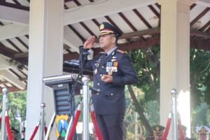 Upacara Hari Bhayangkara Ke-78 di Alun-alun Dimeriahkan Pocil dan Defile Pasukan