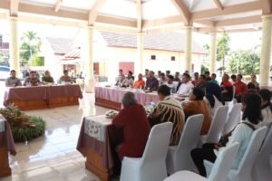 Polres Malang Intensifkan Forum Jumat Curhat, Serap Aspirasi Masyarakat di Desa Peniwen