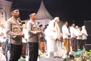 Perkuat Kebersamaan Melalui Lantunan Sholawat dan Ceramah Kebangsaan