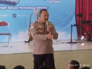 Cegah Perundungan, Kanit Binmas Polsek Krian Himbau Pelajar Tidak Takut Lapor 