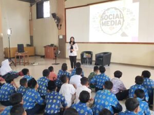 Polisi Edukasi Bijak Bermedia Sosial di MPLS 