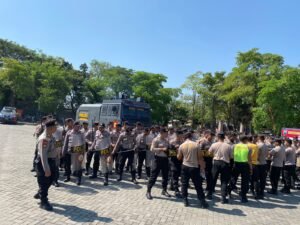 Polres Nganjuk Gelar Latihan Dalmas Gabungan Personel Polres dan Polsek, Disiapkan untuk Pilkada Serentak 2024