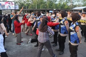 Personel Gabungan Polres Pasuruan Gelar Simulasi Sispamkota Siap Amankan Pilkada Serentak 2024