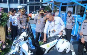 Dukung Kurangi Gas Buang, Kapolresta Malang Kota Lounching SPKLU, Hasil Kolaborasi dengan PT PLN