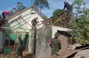 Wujudkan Rumah Layak Huni, Kodim 0808/Blitar Rehab Rumah Purnawirawan
