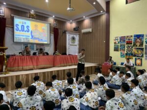 Selama Operasi Patuh Semeru 2024, Satlantas Polres Pasuruan Gencar Berikan Himbauan Keselamatan Berlalu Lintas