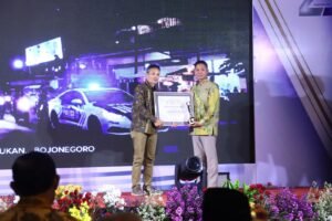 Kapolres Bojonegoro Raih Penghargaan Jawa Pos Radar Bojonegoro Awards 2024