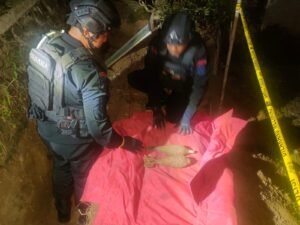 Tim Jibom Detasemen Gegana Sat Brimob Polda Jatim Musnahkan Mortir Dan Ranjau Darat Yang Ditemukan Di Kantor Kecamatan Puspo
