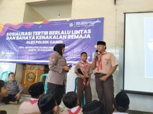 Cegah Kenakalan Remaja, Polsek Candi Berikan Sosialisasi Tertib Lalu Lintas