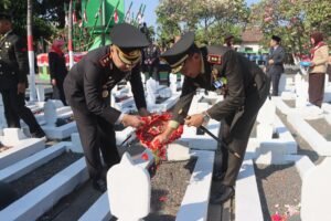Kapolres Pasuruan Hadiri Upacara Ziarah Nasional Di TMP Bangil
