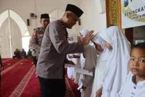 Polres Pasuruan melaksanakan Doa Bersama Dan Gelar Binrohtal Serta Santunan Anak Yatim