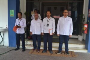 Kepala divisi korporasi strategi pimpin apel pagi di kantor Damri cab SBY