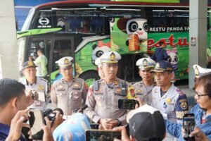 Minimalisir Laka Lantas, Polres Ponorogo Gelar Ramp Check Bus di Terminal Seloaji