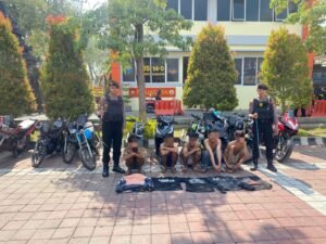 Polres Gresik Amankan Gerombolan Pemuda Bawa Sajam Diduga Hendak Tawuran