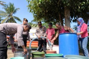 Polres Malang Salurkan Bantuan Air Bersih di Dua Desa