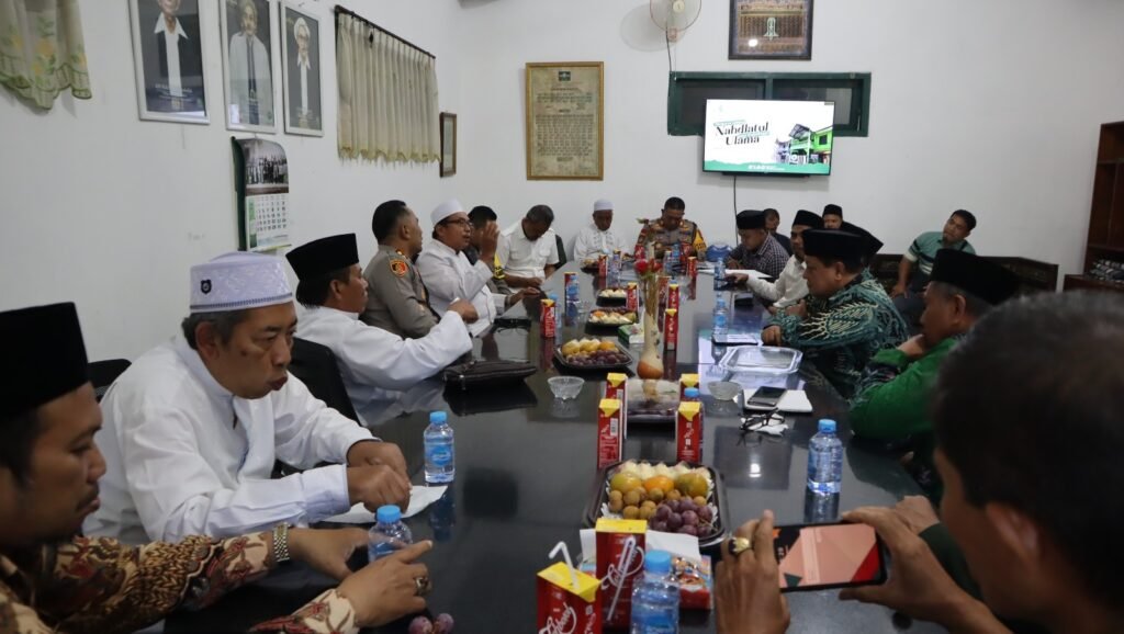 Cooling System Jelang Pilkada, Kapolres Probolinggo Kota Silaturahmi ke PCNU Perkuat Sinergitas