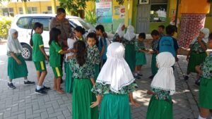 Cegah Bullying, Polisi Berikan Edukasi Pelajar SDN Janti Tulangan