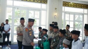 Polresta Sidoarjo Peringati Maulid Nabi dan Berikan Santunan