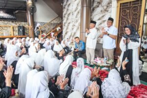 Majelis Taklim Halimah (MTH) Dukung Pasangan Asri Ludin Tambunan dan Lomlom Suwondo Menjadi Bupati dan Wakil Bupati Deli Serdang