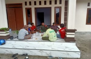 Komsos,Babinsa Desa Salam Galang Semangat Gotong Royong Bersama Warganya