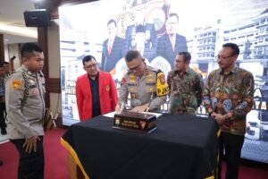 Polda Jatim Bersama Perguruan Tinggi Tandatangani Perjanjian Kerjasama Tingkatkan SDM Unggul Bagi Anggota Polri