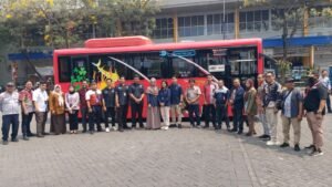 Evaluasi dan Sosialisasi Layanan Bus Listrik: Tinjauan Lapangan di Terminal Purabaya