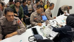 Polisi Sidoarjo Pengamanan Pilkada Serentak 2024 Dicek Kesehatan 